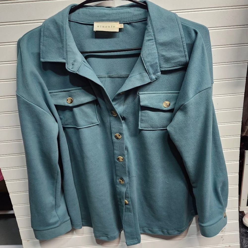 Women's ninexis Teal Button Down Shirt Size M with Brown Buttons B1
